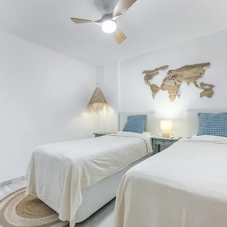Encantador Con Balcon, Piscina Y Vista Al Mar *