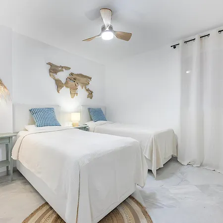 Encantador Con Balcon, Piscina Y Vista Al Mar * Marbella