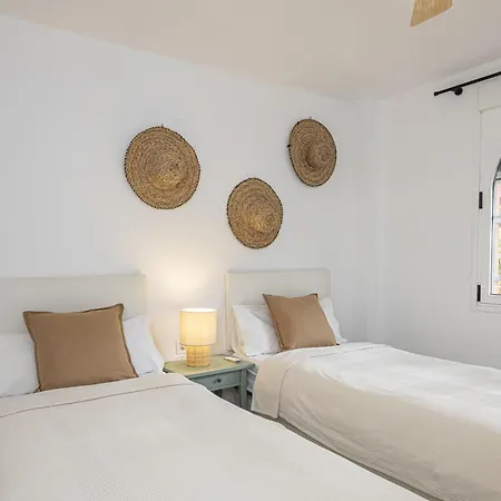 Encantador Con Balcon, Piscina Y Vista Al Mar * Marbella