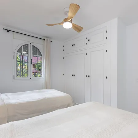 Apartmán Encantador Con Balcon, Piscina Y Vista Al Mar Marbella