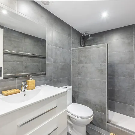 Encantador Con Balcon, Piscina Y Vista Al Mar Marbella